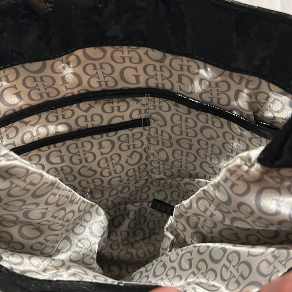 Guess black hand bag. Like new - Picture 7 of 8